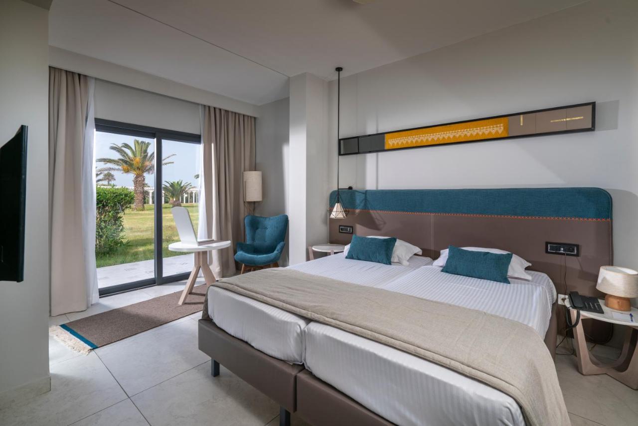 The Mirage Resort & Spa Hammamet Eksteriør billede A room at the hotel