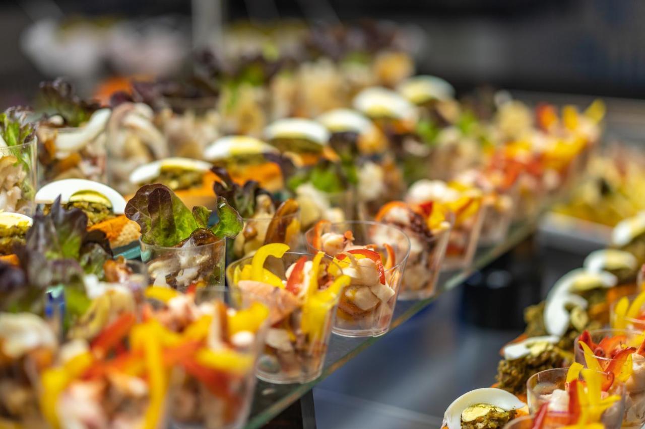The Mirage Resort & Spa Hammamet Eksteriør billede A selection of tapas