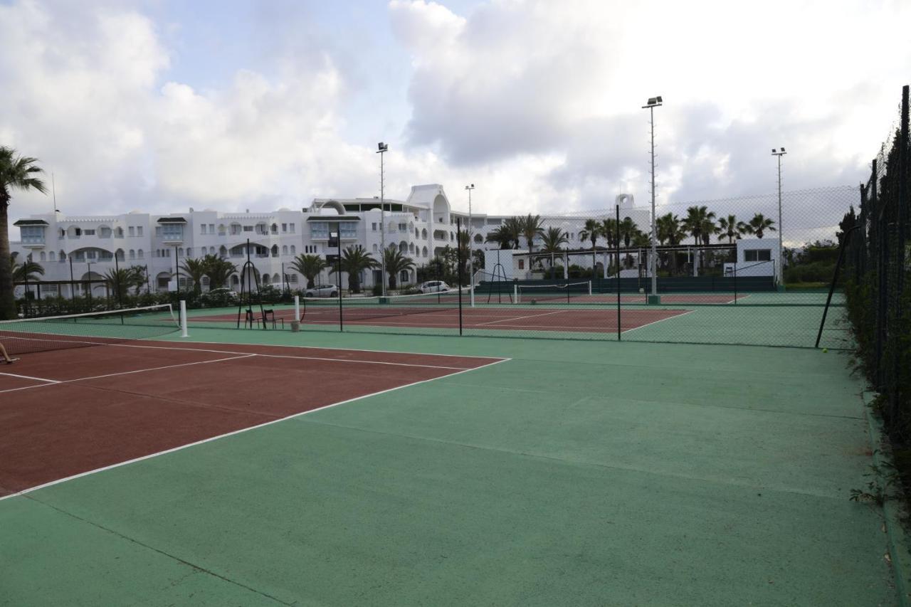 The Mirage Resort & Spa Hammamet Eksteriør billede Tennis courts at the resort