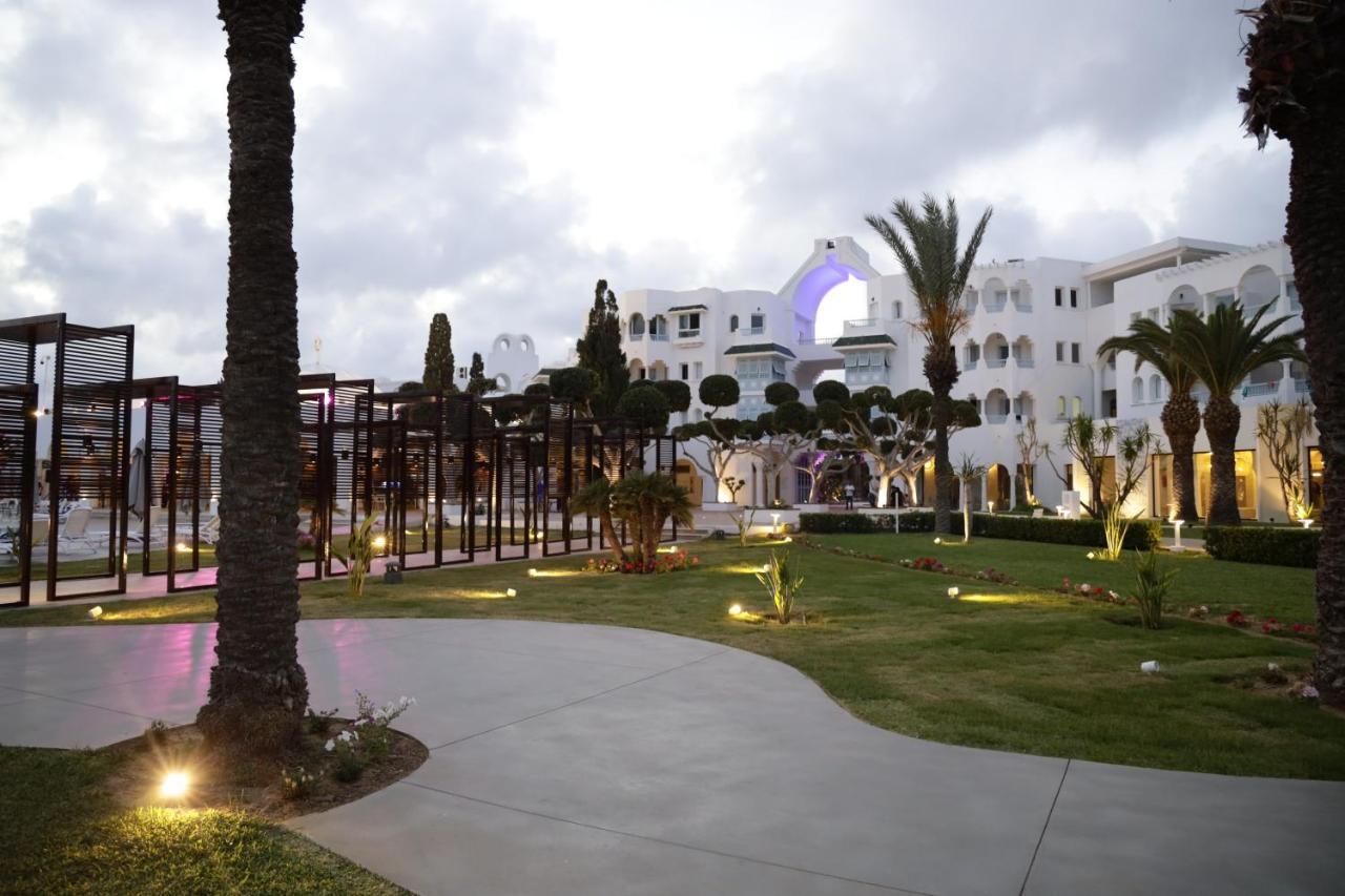 The Mirage Resort & Spa Hammamet Eksteriør billede The hotel at night