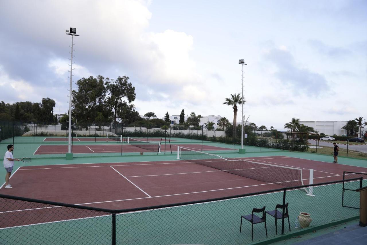 The Mirage Resort & Spa Hammamet Eksteriør billede Tennis courts at the La Jolla Tennis Club